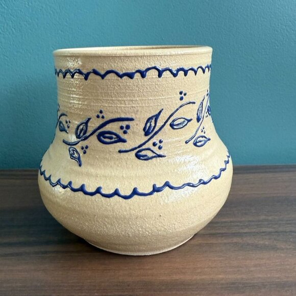Vintage Studio Pottery Vase Off White Blue Flower Signed Tori Henry Chubby - Picture 3 of 11